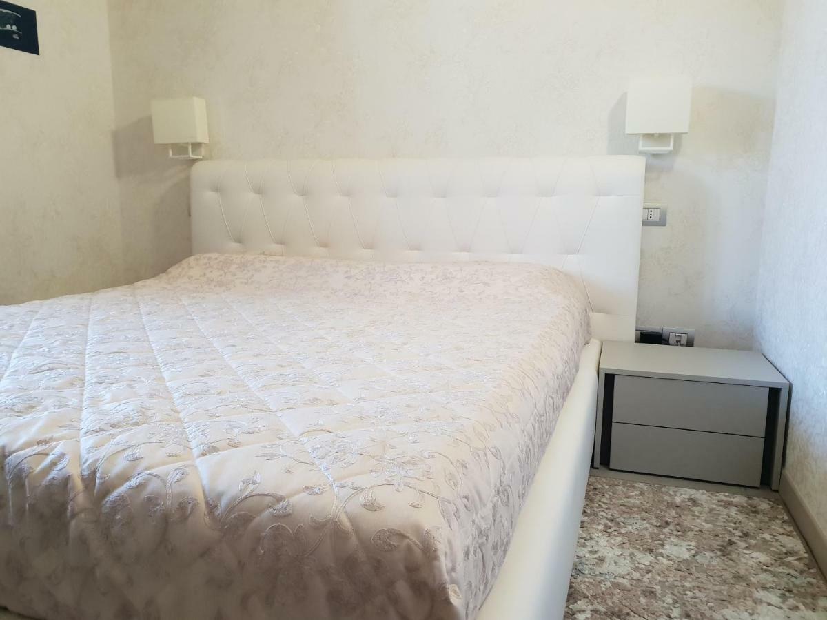 Sirmione Park View Luxury Apartments Eksteriør bilde